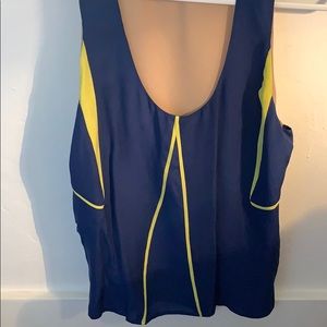 Two toned top perfect for getaways & summer fun!